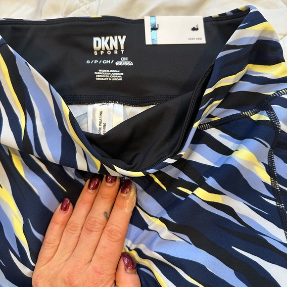 NWT- DKNY Sport 💜Brand New! Small 7/8 Yoga/Workout pants! ~ Great Stretch - Picture 4 of 7